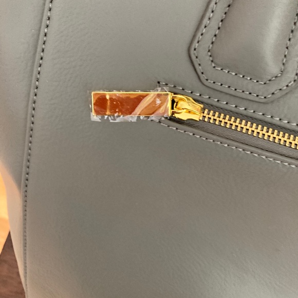 Joy and Iman Gray Purse or travel tote like new never used - Picture 9 of 17